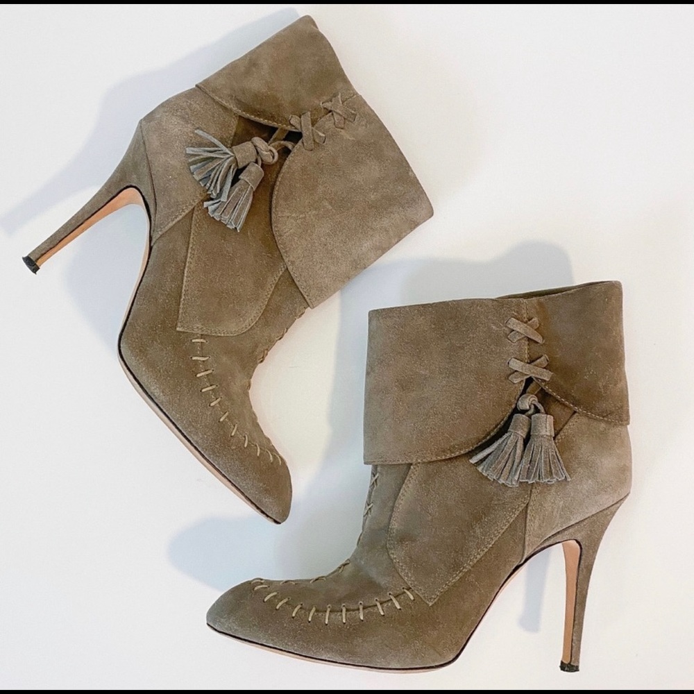Manolo Blahnik Suede Tassel Ankle Booties in Taupe/Tan | 38EU / 7.5 US